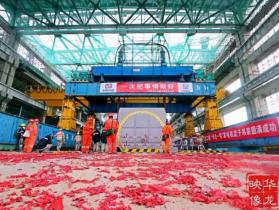 剛剛，華龍首堆常規島最重設備發電機定子吊裝就位