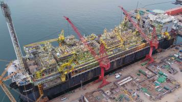 中國向巴西交付航母級海上油氣加工廠