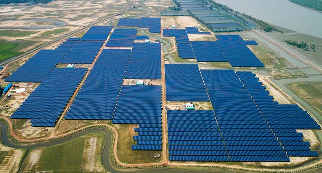  隨著太陽能發電場和屋頂板，孟加拉國向綠色電力目標邁進