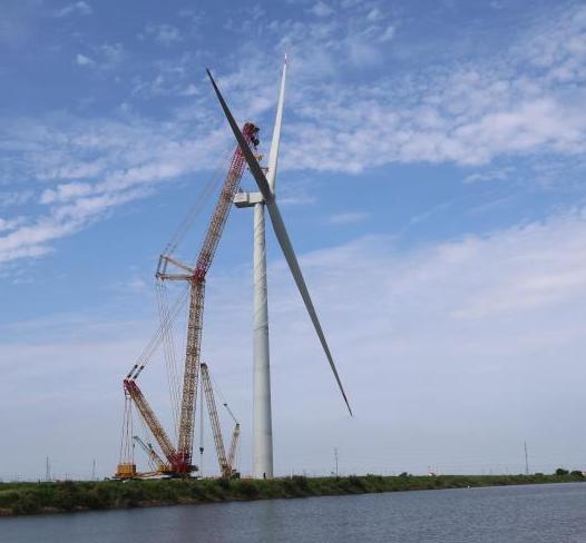 單機年發電量1億度！全球最大海上風電機組完成吊裝