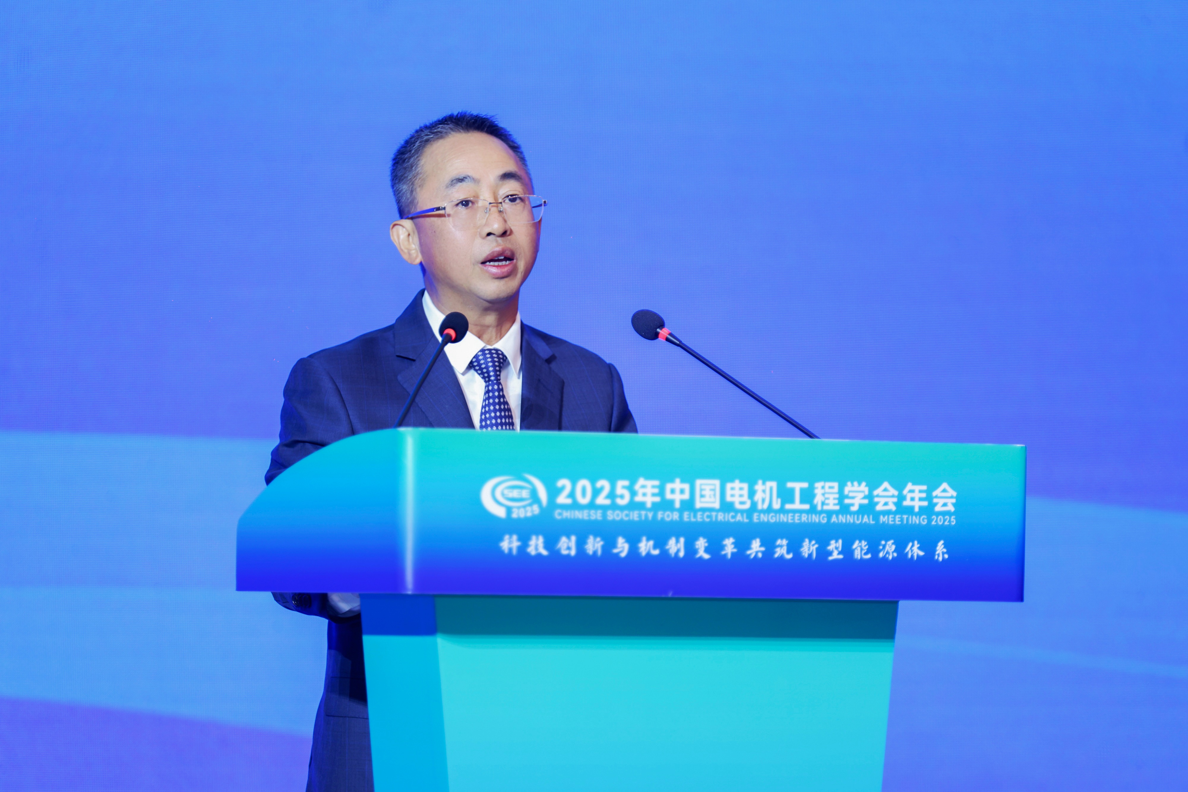 華為侯金龍：全場景構網，光風儲協同，推動新能源成為主力電源