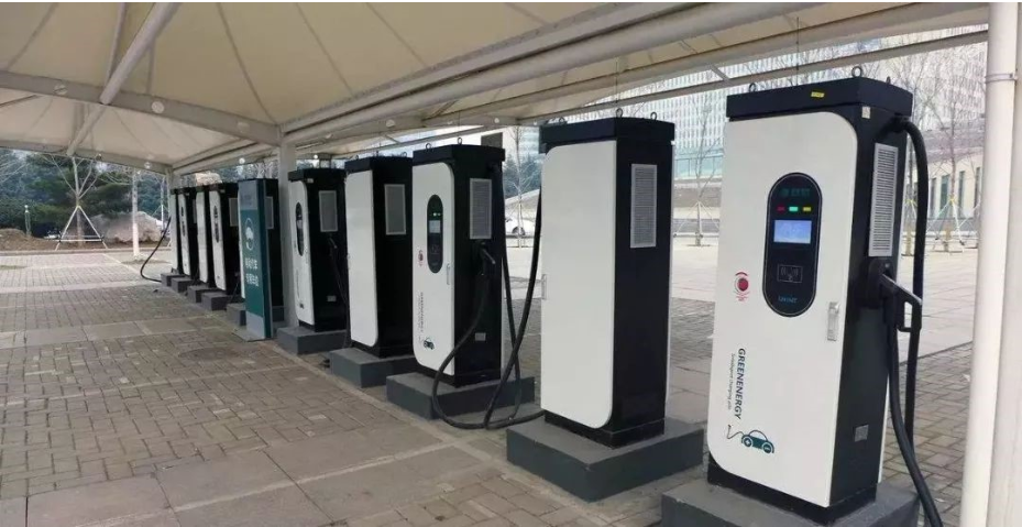 預算壓力成英國公共電動汽車充電設施部署主要挑戰