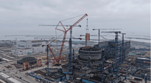 中國華能集團石島灣核電擴建工程1號核島SG首個模塊吊裝就位