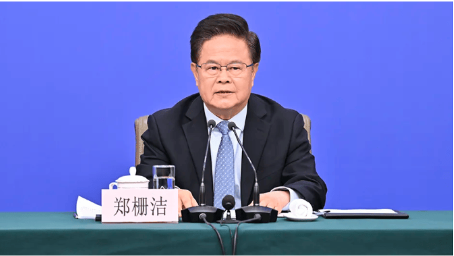 鄭柵潔：持續推進雅下水電、“沙戈荒”新能源基地、海上風電基地等一系列投資萬億元以上的能源重大工程