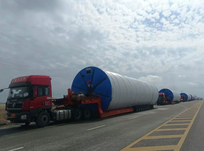 新疆塔城和豐一期49.9萬千瓦風電項目首套塔筒順利發貨
